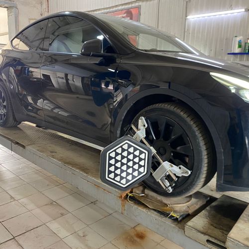 Сход-развал автомобиля Tesla Y в Коломне
